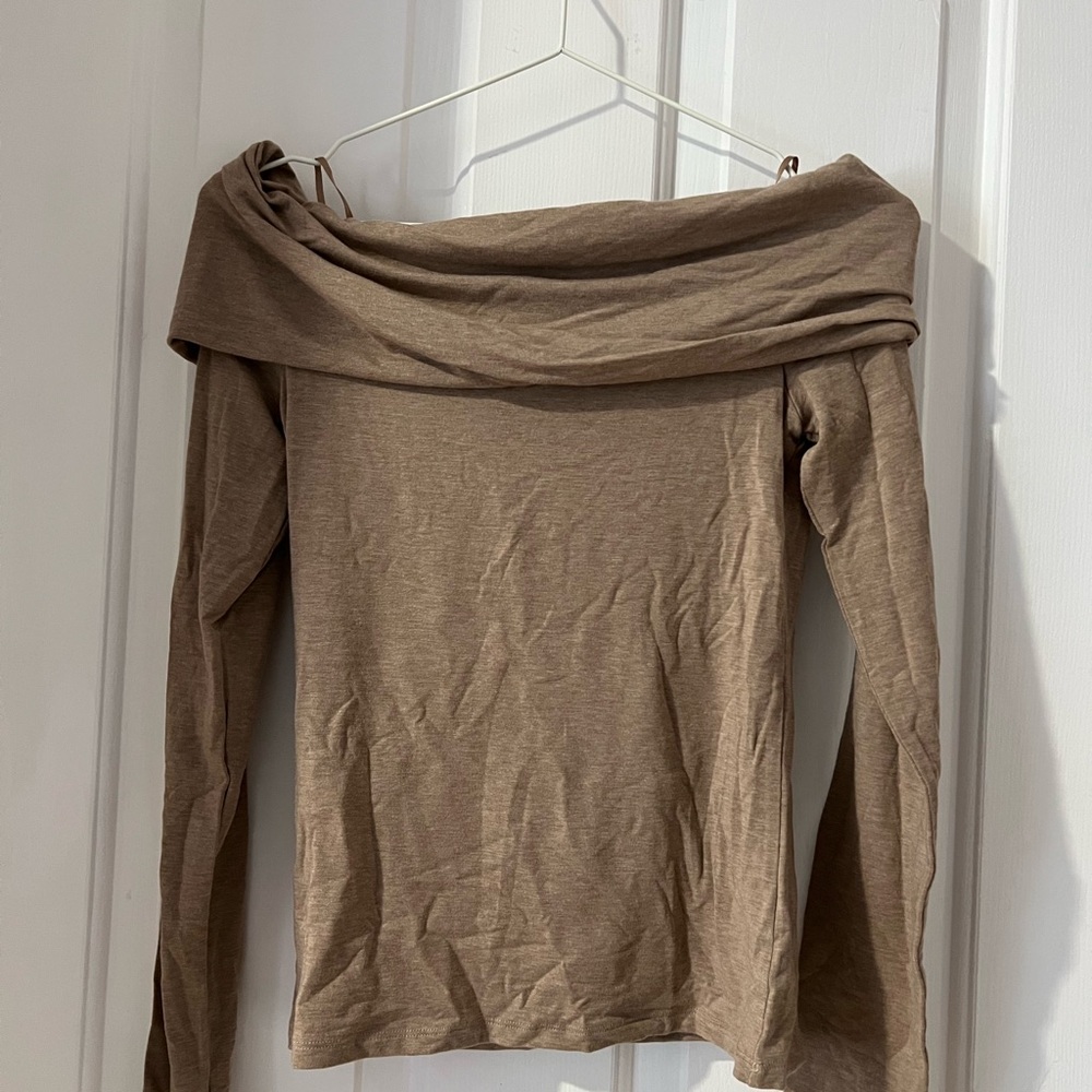 Aritzia off shoulder shirt